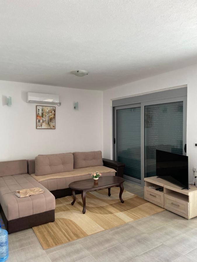 Apartman Ail 2 Ulcinj Exterior photo